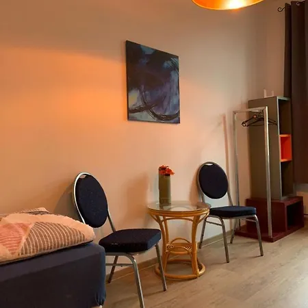 Апартаменты Dkn - Ihr Zuhause Auf Zeit In - Vollmoebliert - Waschmaschine - Wlan - Naehe Hauptbahnhof *